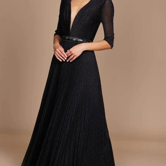 Dylan & Davids Long Sleeve Formal Evening Dress - Picture 3 of 5